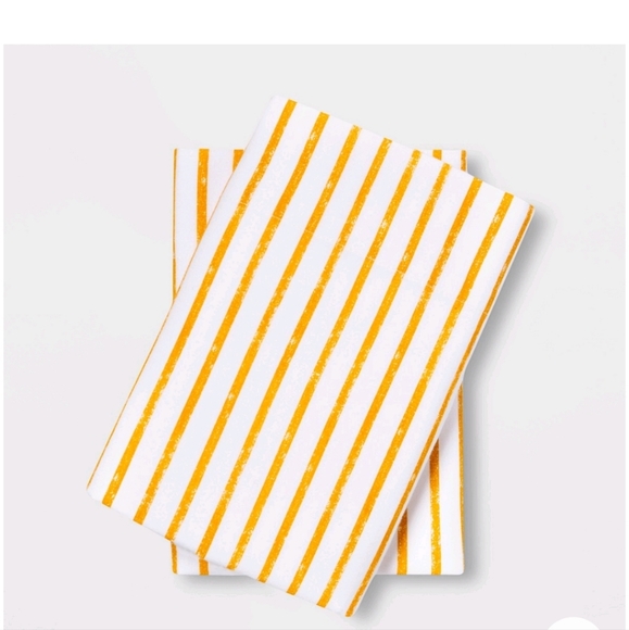 2 Pillowcases KING - Picture 3 of 3